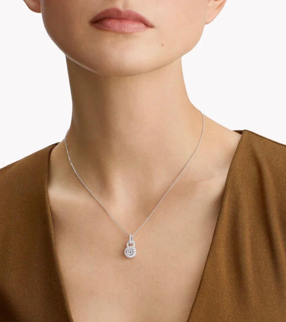 Icon 8 Round Diamond
Pendant